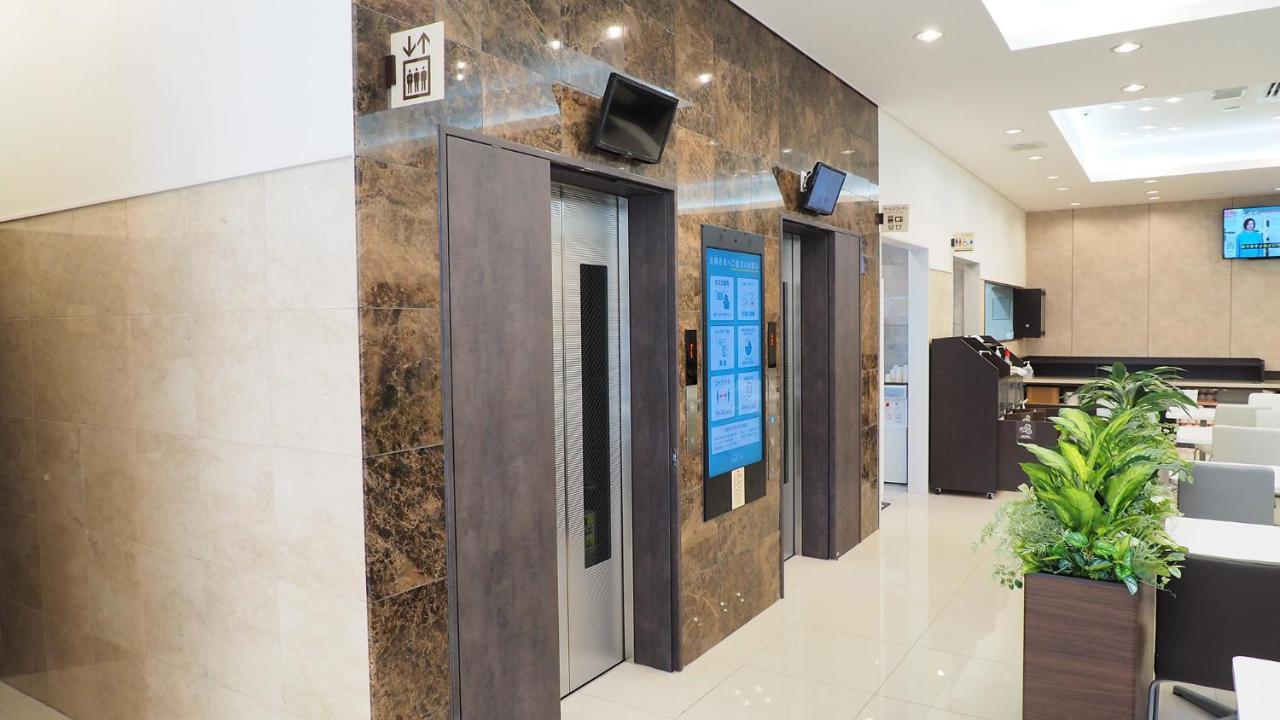 Toyoko Inn Yokohama Shiei-Chikatetsu Center Minami-Eki Eksteriør bilde