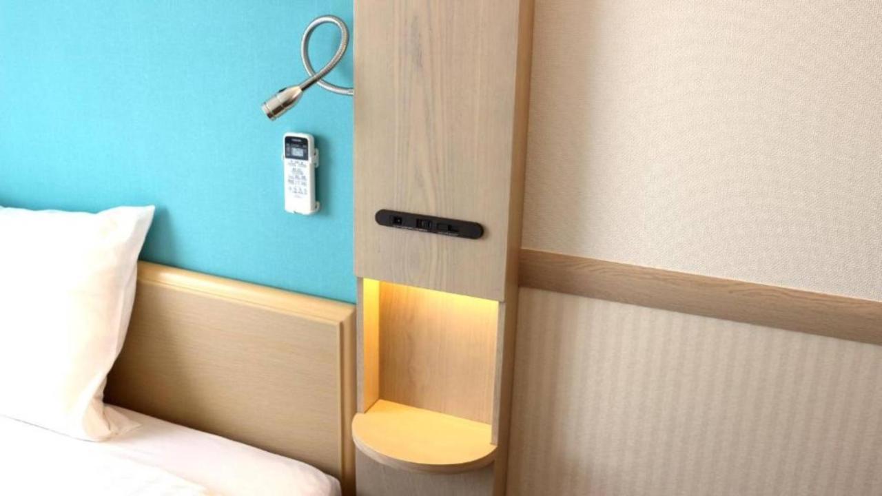 Toyoko Inn Yokohama Shiei-Chikatetsu Center Minami-Eki Eksteriør bilde