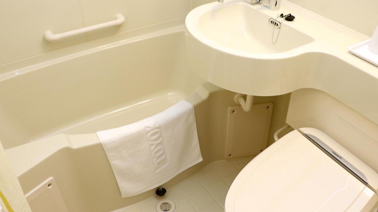 Toyoko Inn Yokohama Shiei-Chikatetsu Center Minami-Eki Eksteriør bilde